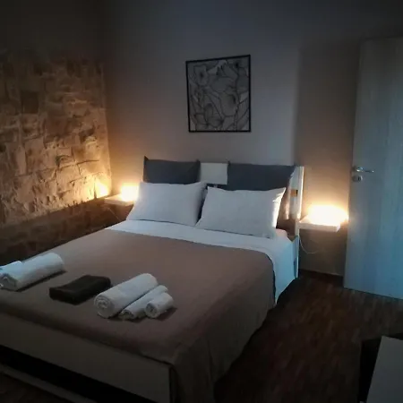 Apartment Ad