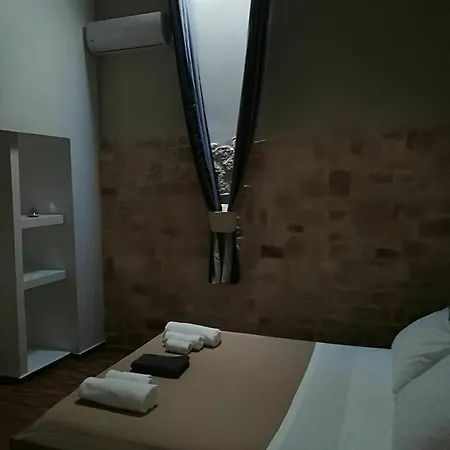 Apartment Ad *
