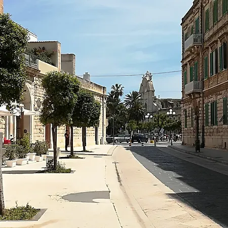 Ad Apartment Trani